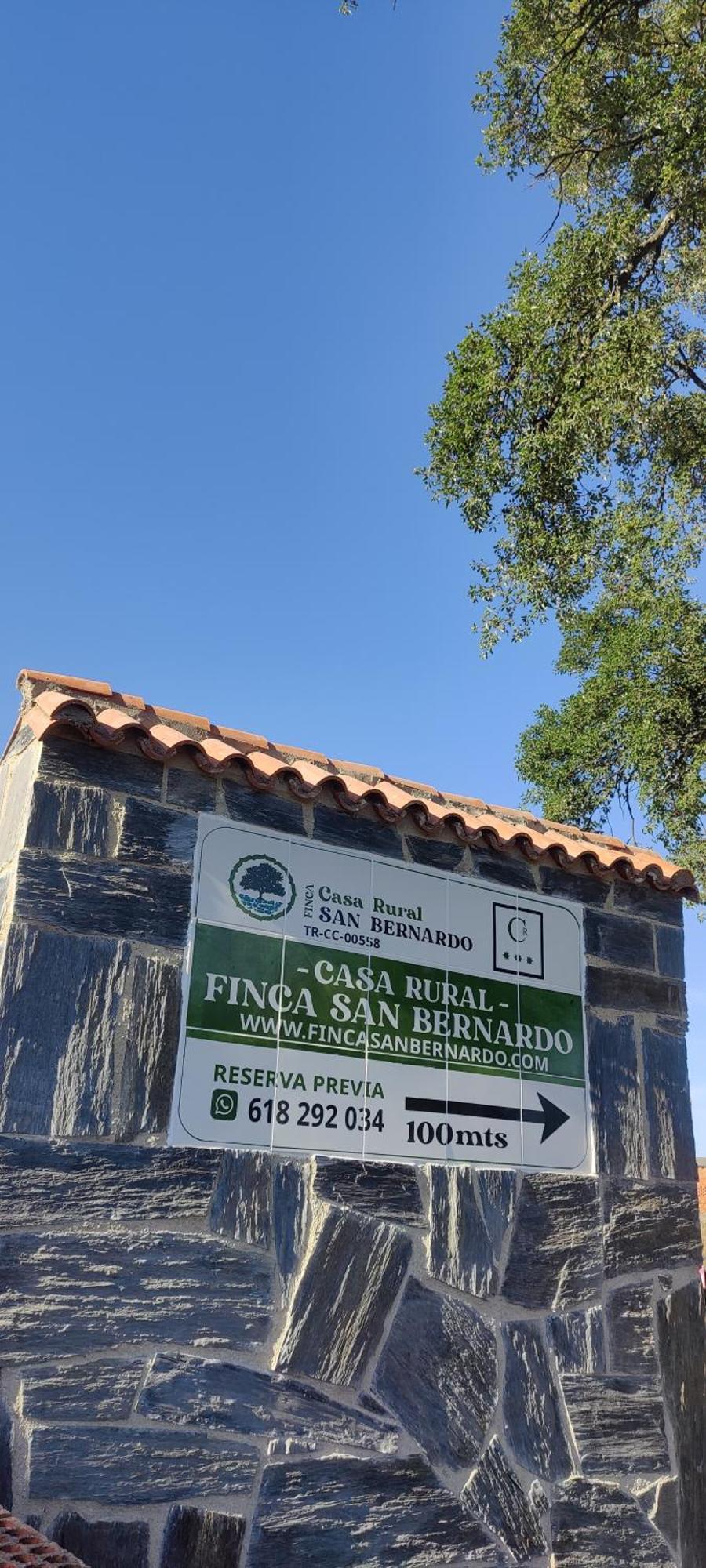 Casa Rural Finca San Bernardo 3 Estrellas Монтеэрмосо Экстерьер фото